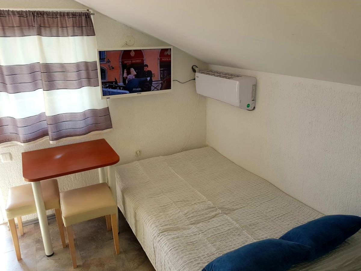 Apartments Marko Vir Extérieur photo